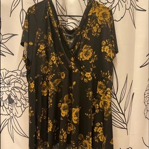 Torrid size 4 blouse